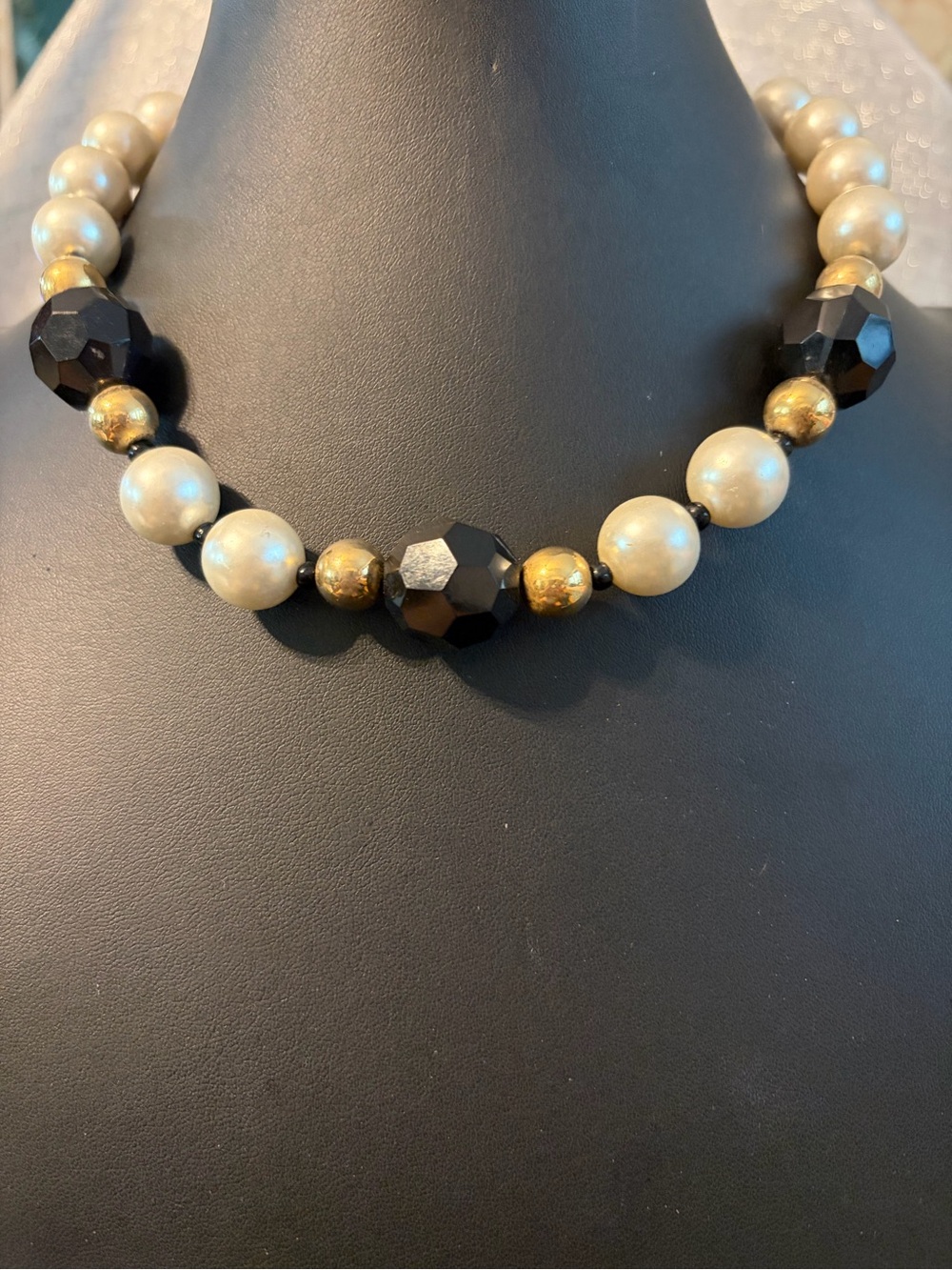 Vintage 1986 Avon Classic Pearl and Black Faceted Bead Necklace - Gold Accents